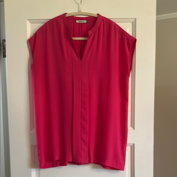 Elegant Pink Blouse with Chic Design - Picture 1 of 3